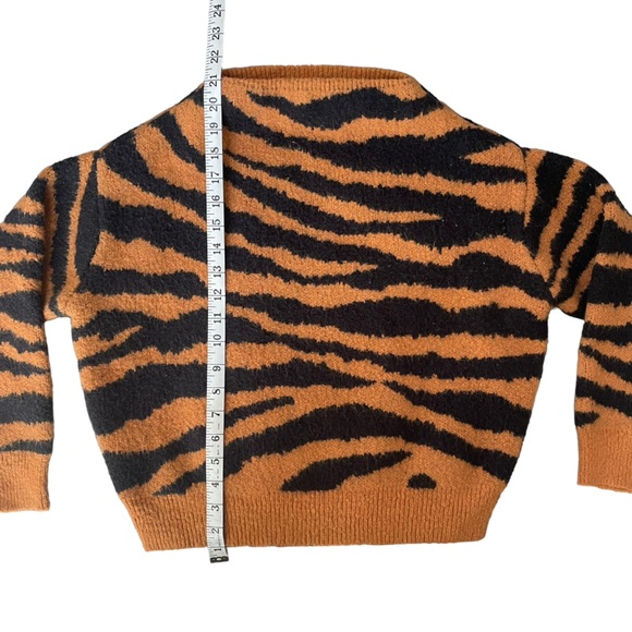 Moodie Tiger Stripped Sweater - Picture 5 of 5